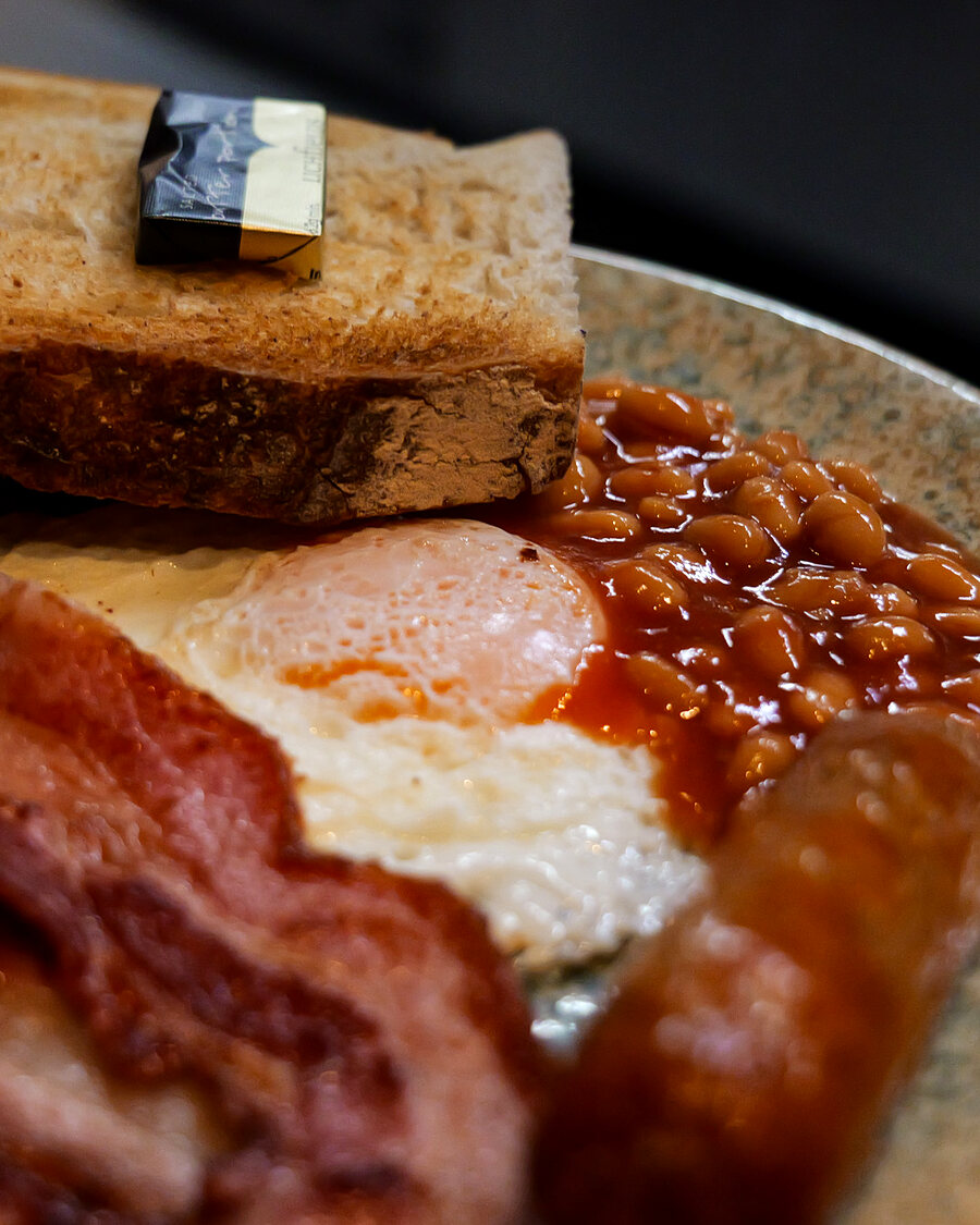 Bacon, egg, beans, sourdough